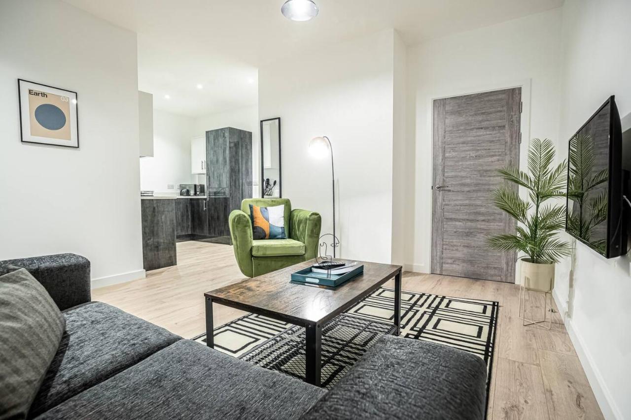 Two Bedroom - Central Peterborough Apartment - Bayard Apartments 외부 사진