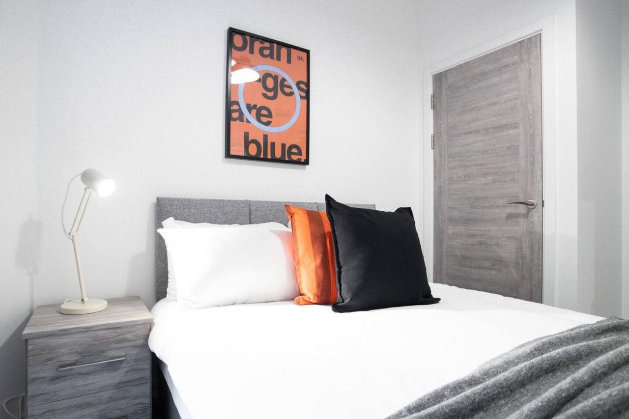 Two Bedroom - Central Peterborough Apartment - Bayard Apartments 외부 사진